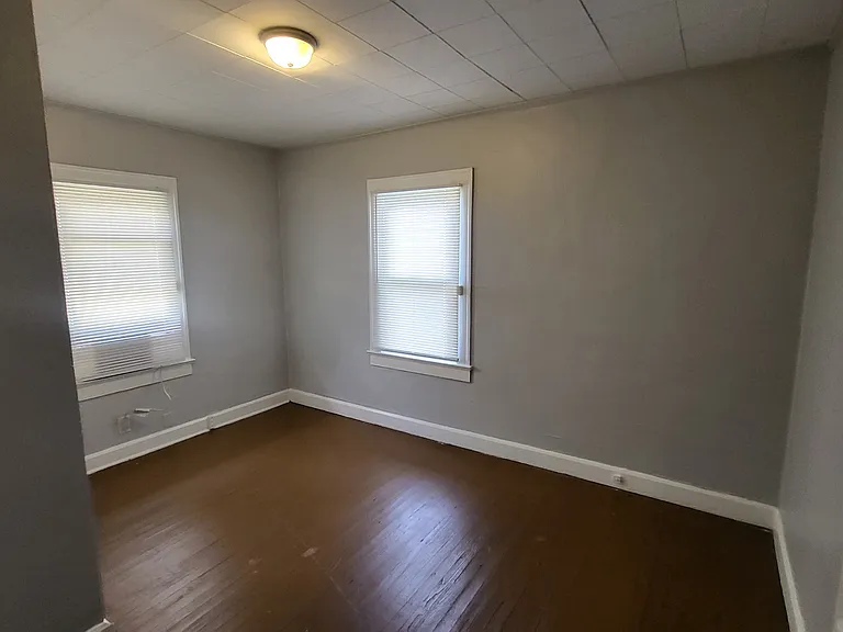 1527 N Chester Ave — Photo 12