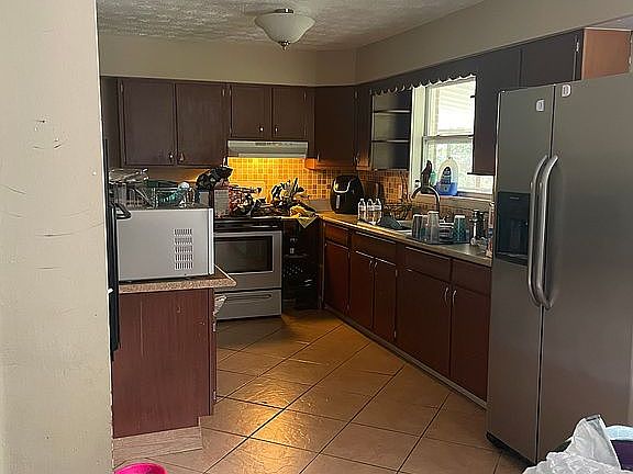3rd image of 1633 Curlett Dr