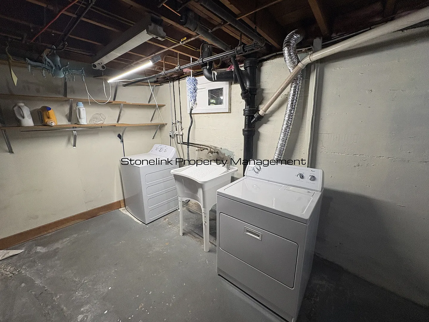 Newly Renovated House for Rent in Tiverton! — Photo 2