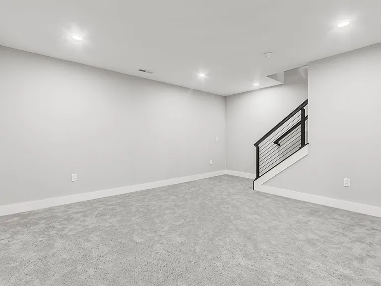 1247 Perry St — Photo 48