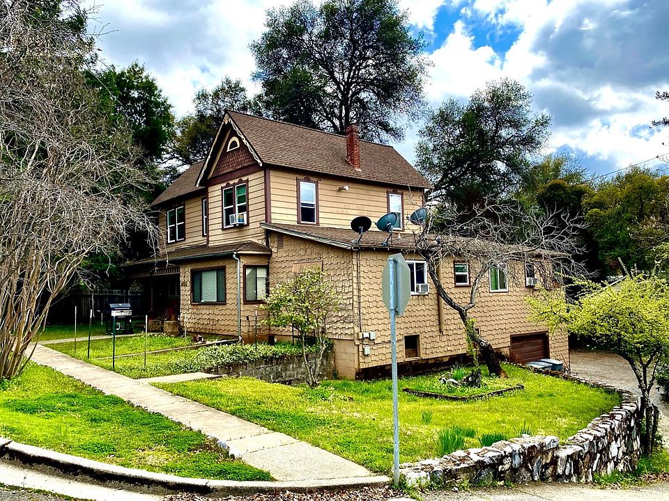 1st image of 300 Cherry Ave