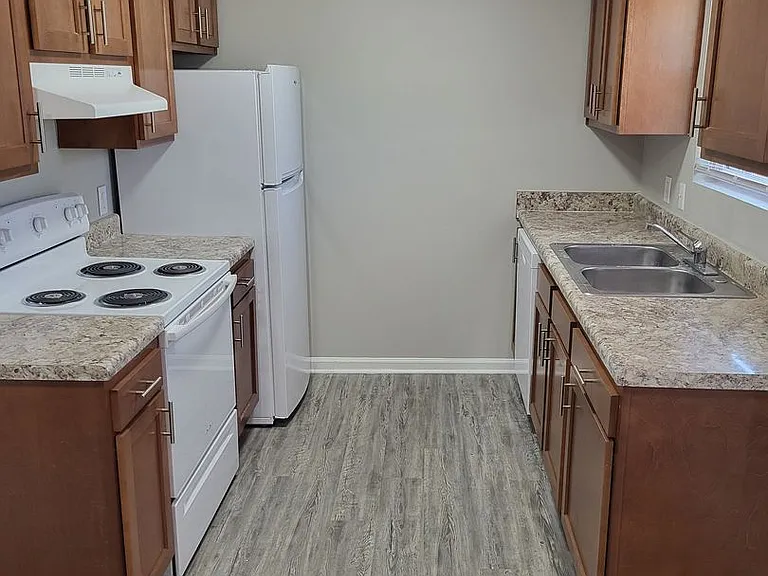 102 Barnes Ln — Photo 4