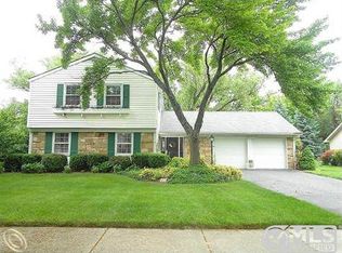2649 Kenwyck Dr, Troy, MI