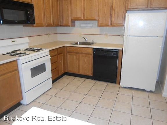 5th image of 1382 Highland St APT B3