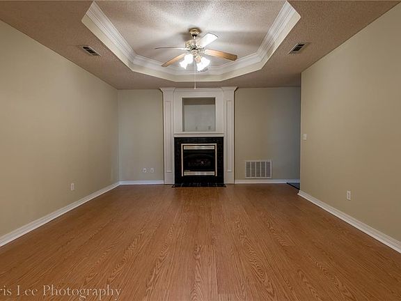 4th image of 1135 N Heritage Ave