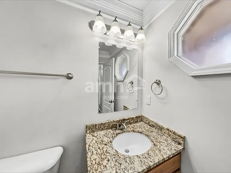 1305 Bantry Dr — Photo 10