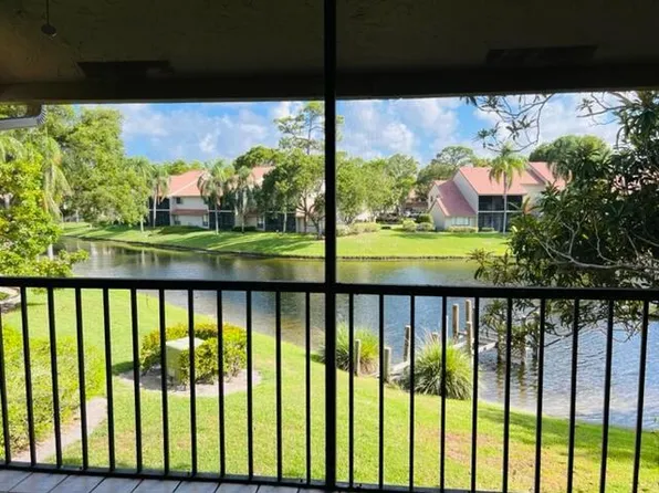 5621 Coach House Cir, Boca Raton, FL 33486