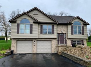 124 Janyce Dr, Greensburg, PA