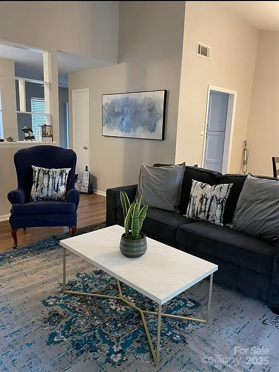 2 bed, 1288 sqft, $2,200 — Photo 3