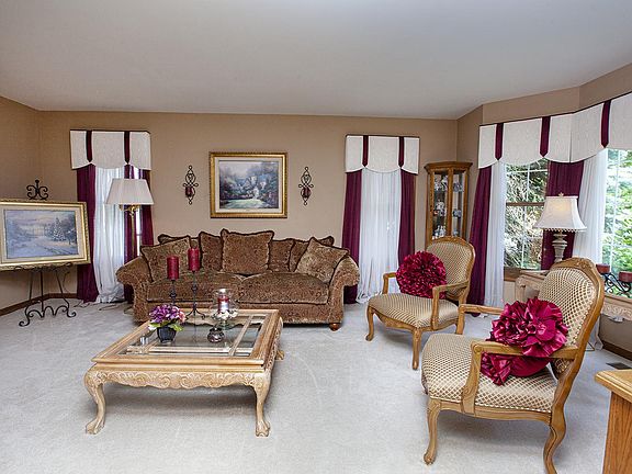 4th image of 6683 Foxworth Ln