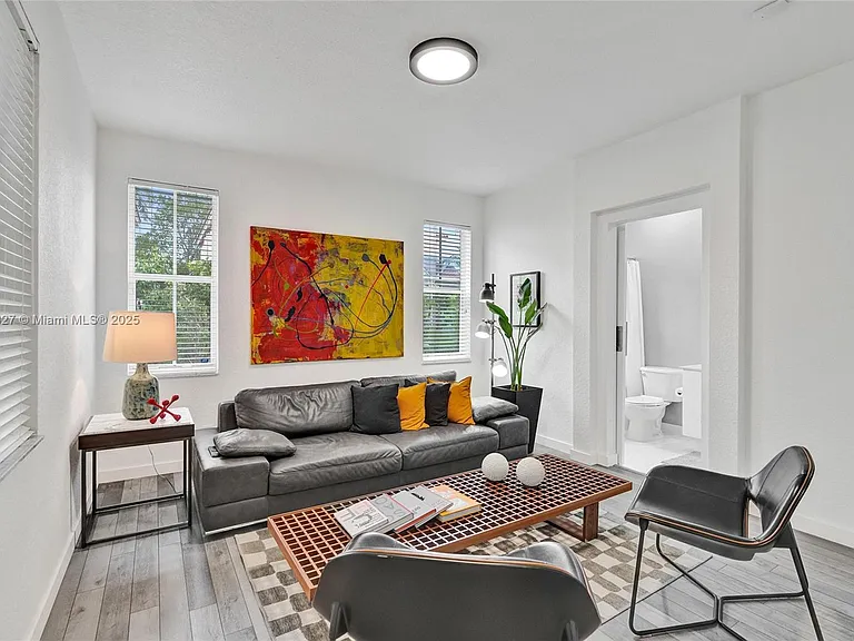 1725 Winterberry Ln — Photo 44