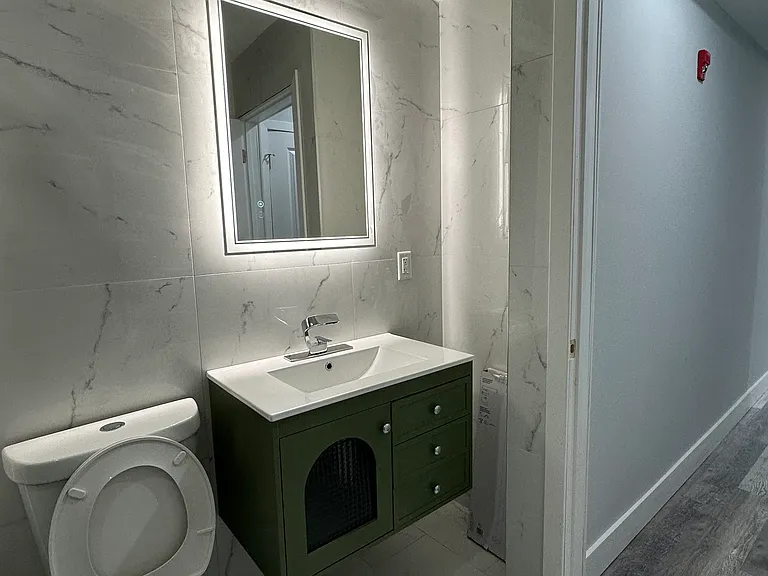 1533 N Lawrence St #1 — Photo 37