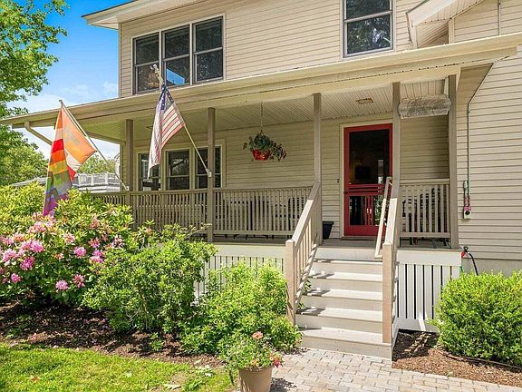 3rd image of 6 Proctor Avenue
