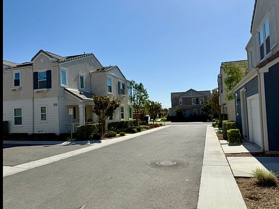 4th image of 16114 Huckleberry Ave