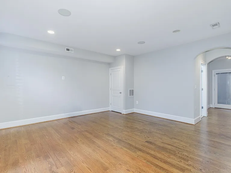 1022 Independence Ave SE — Photo 23