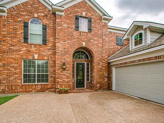 2nd image of 2805 Deerhurst Dr