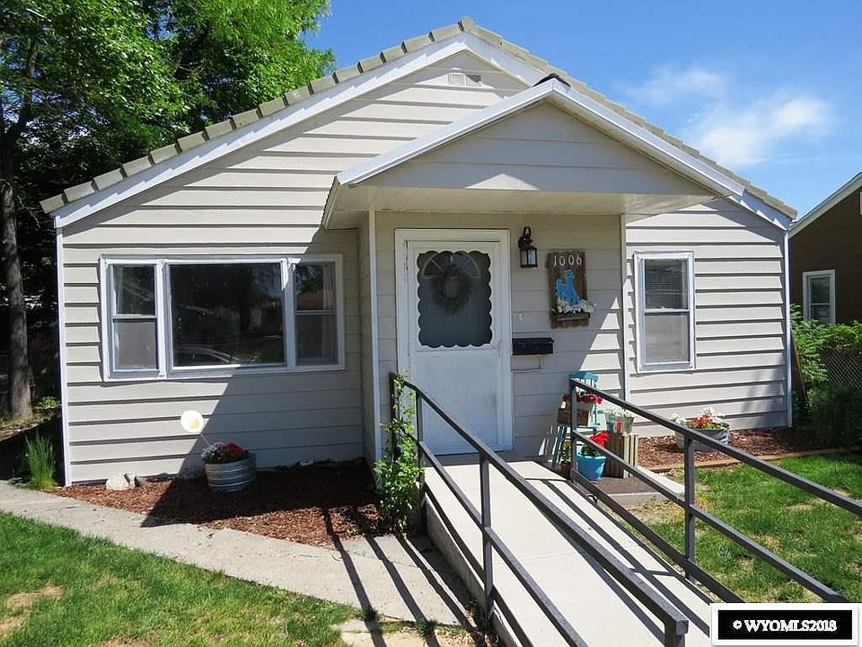 1st image of 1006 E Jackson Ave