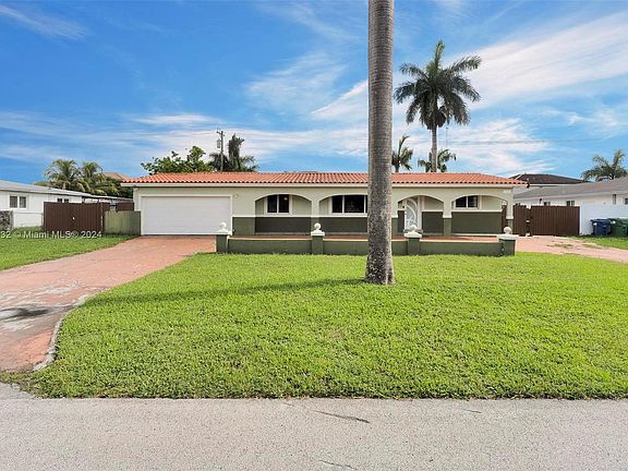 4th image of 1425 NW 203rd St