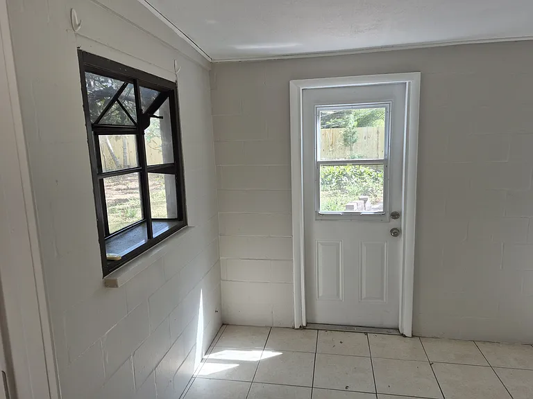 2117 Barcelona Dr — Photo 11