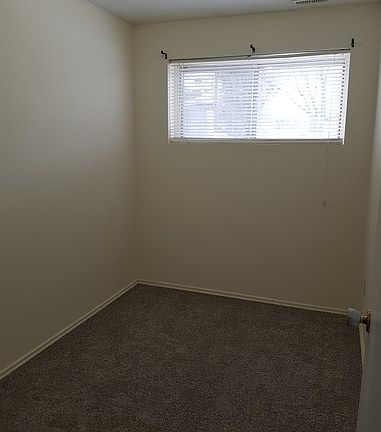 5th image of 9311B 101st Ave