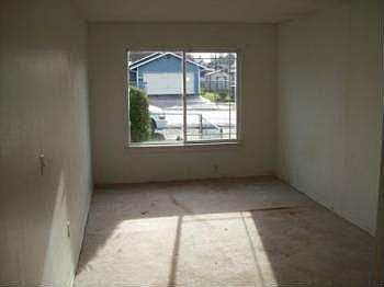 3rd image of 1231 E 64th St