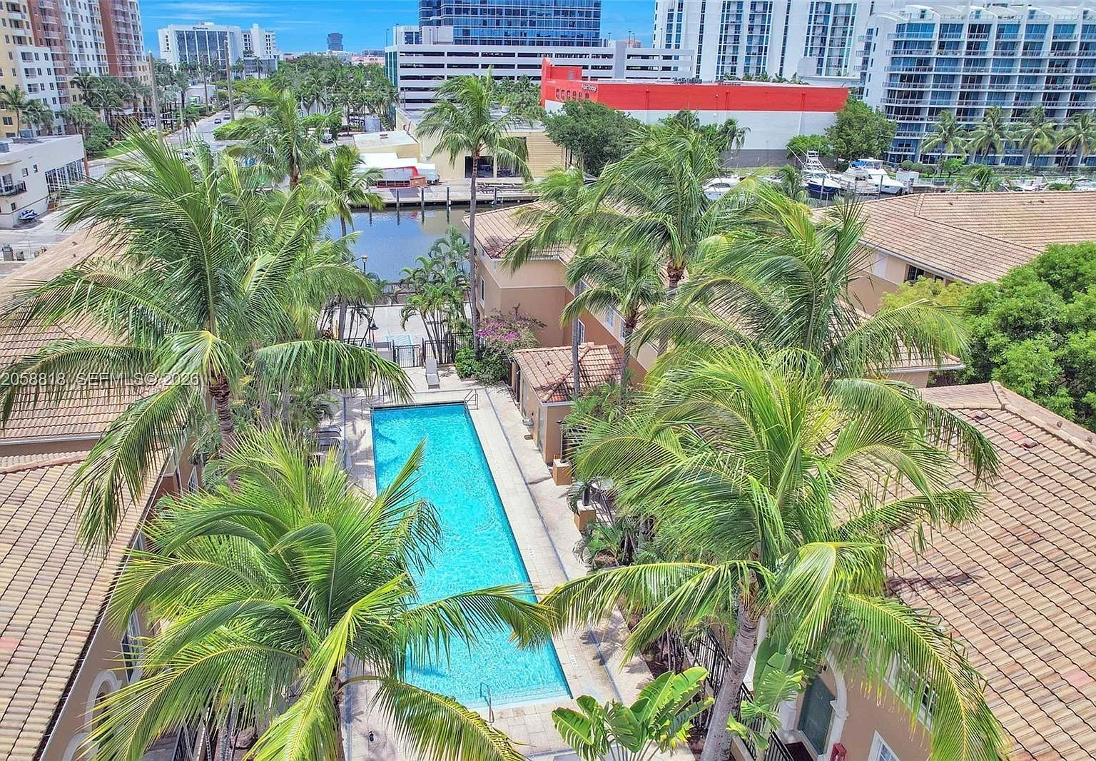 2 bed, 2.0 bath, 1316 sqft, $3,600 — Photo 4