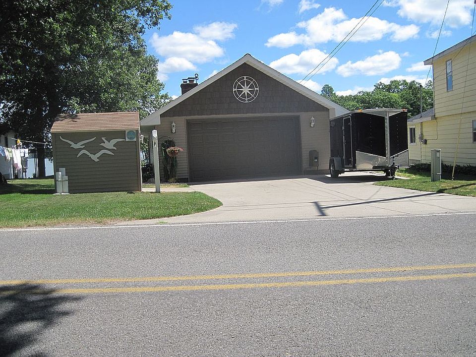 1st image of 1323 E Hess Lake Dr