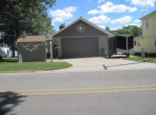 1323 E Hess Lake Dr, Grant, MI 49327
