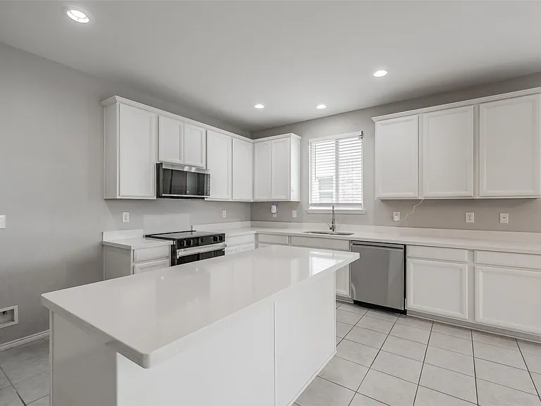 2404 Bermont Red Ln — Photo 5