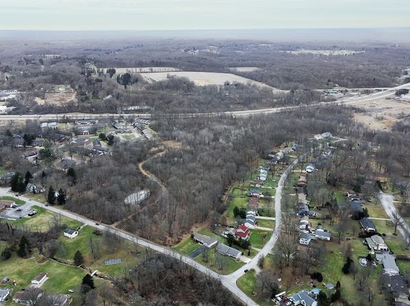 Applegate Rd, Youngstown, OH 44505