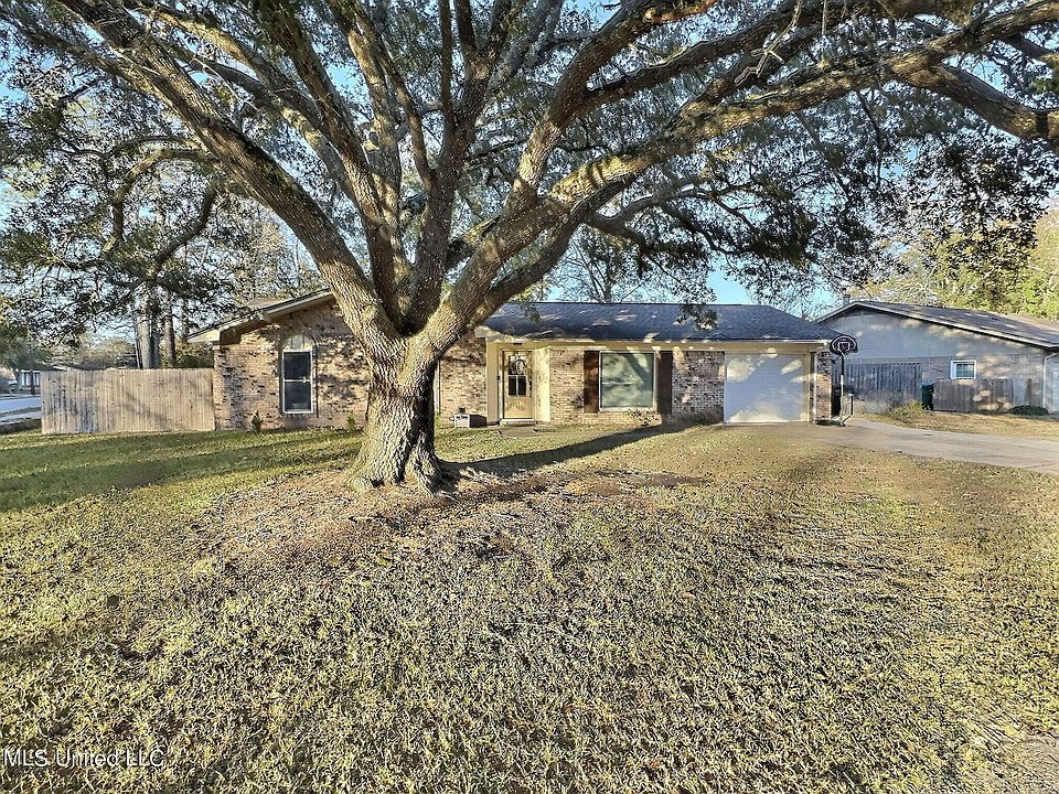 1st image of 2800 Lawnwood Dr