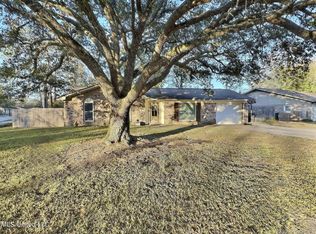 2800 Lawnwood Dr, Ocean Springs, MS 39564