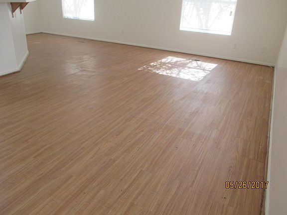 5th image of 640 Sioux Dr