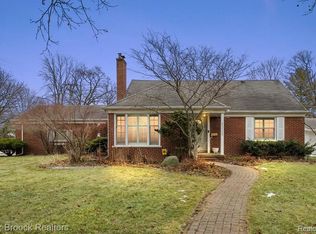 32350 Sheridan Dr, Beverly Hills, MI 48025