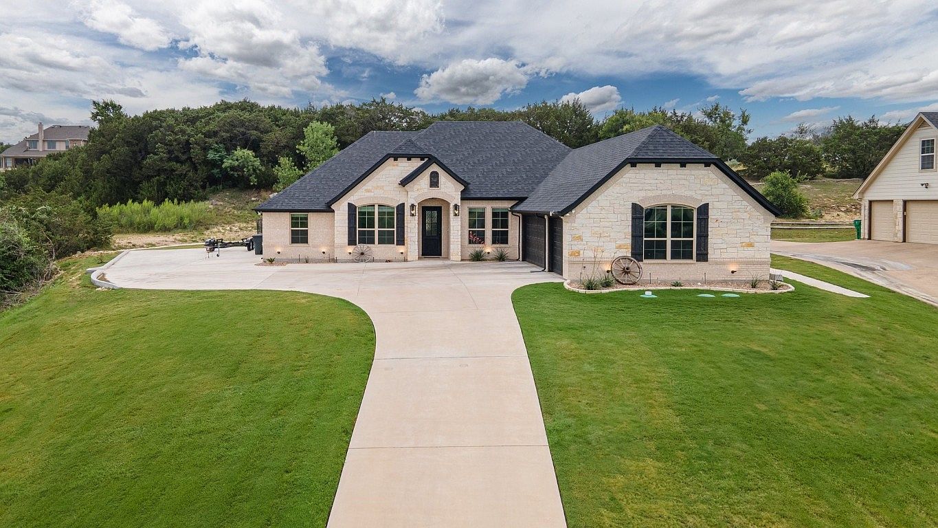 1313 Bentwater Pkwy, Granbury, TX 76049 Zillow