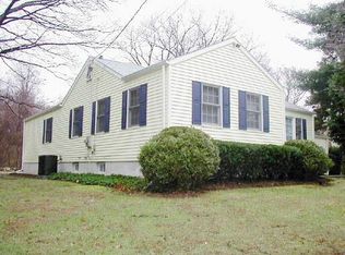 51 Robinwood Ter, Trumbull, CT 06611