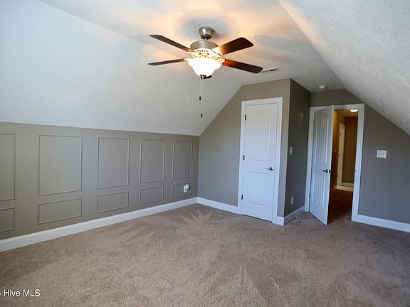 5th image of 125 Dicks Hill Road