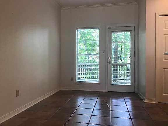 3rd image of 1756 Jefferson Ave #110