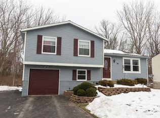 56 Close Hollow Dr, Hamlin, NY 14464