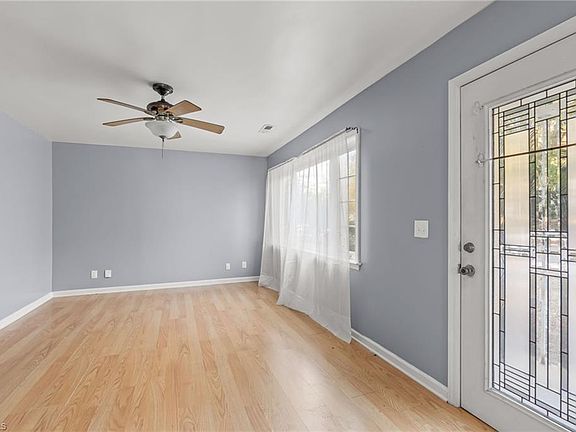 5th image of 1502 Julian St