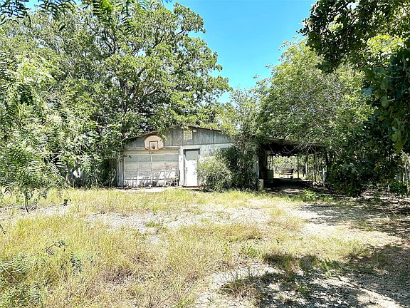 3rd image of 223 Foothill Rd