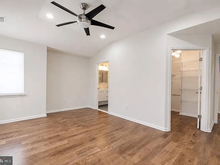 4 Regency Ct — Photo 41