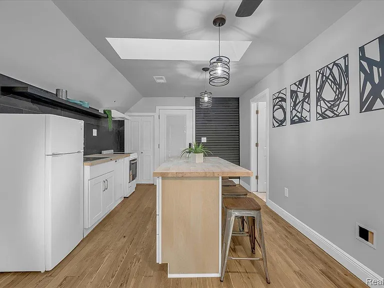 1502 Virginia Park St #B — Photo 6