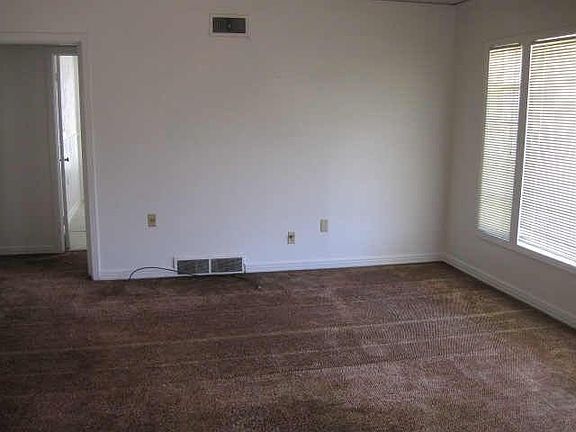 4th image of 3705 S University Dr