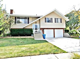 1130 Pinehurst Ln, Schaumburg, IL 60193