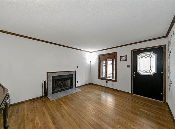 4th image of 2480 Oakwood Manor Dr
