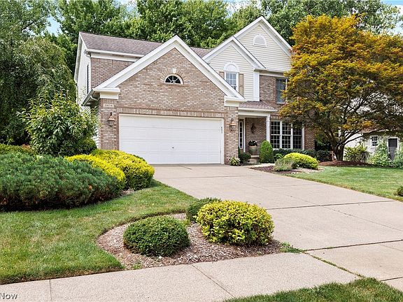 3rd image of 18604 Northrup Ln