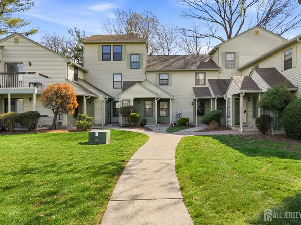 1507 Woodbridge Commons Way, Iselin, NJ 08830