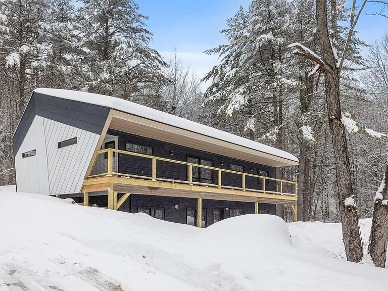 550 Texas Hill Rd #B — Photo 2