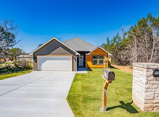 924 Bosque River Dr, Granbury, TX 76048